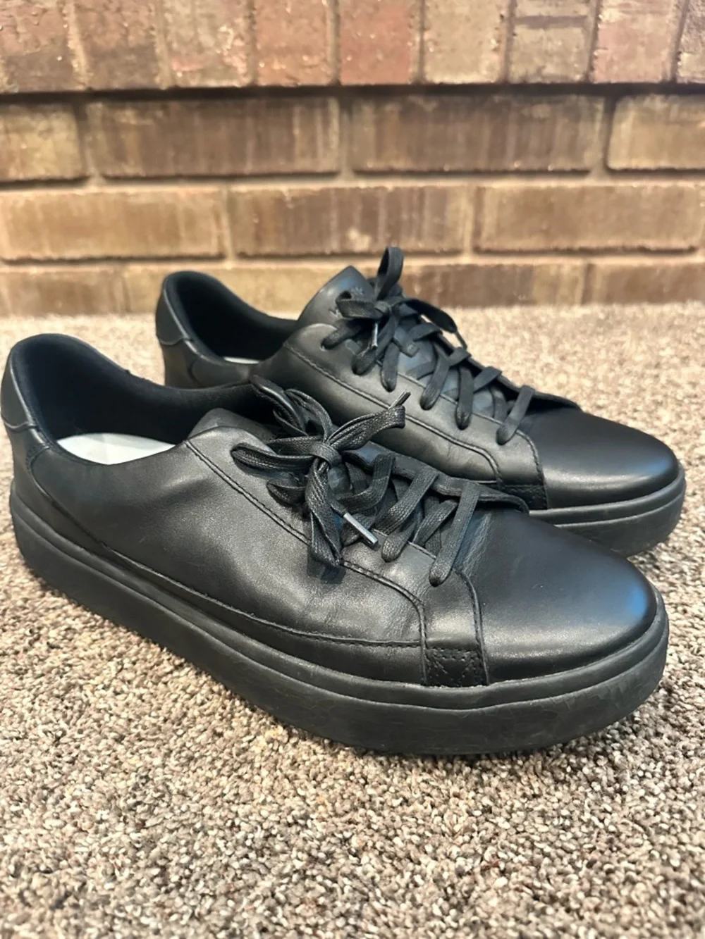 Kizik Vegas Black Leather Hands Free Slip On Sneakers Men 11 Sleek Minimalist